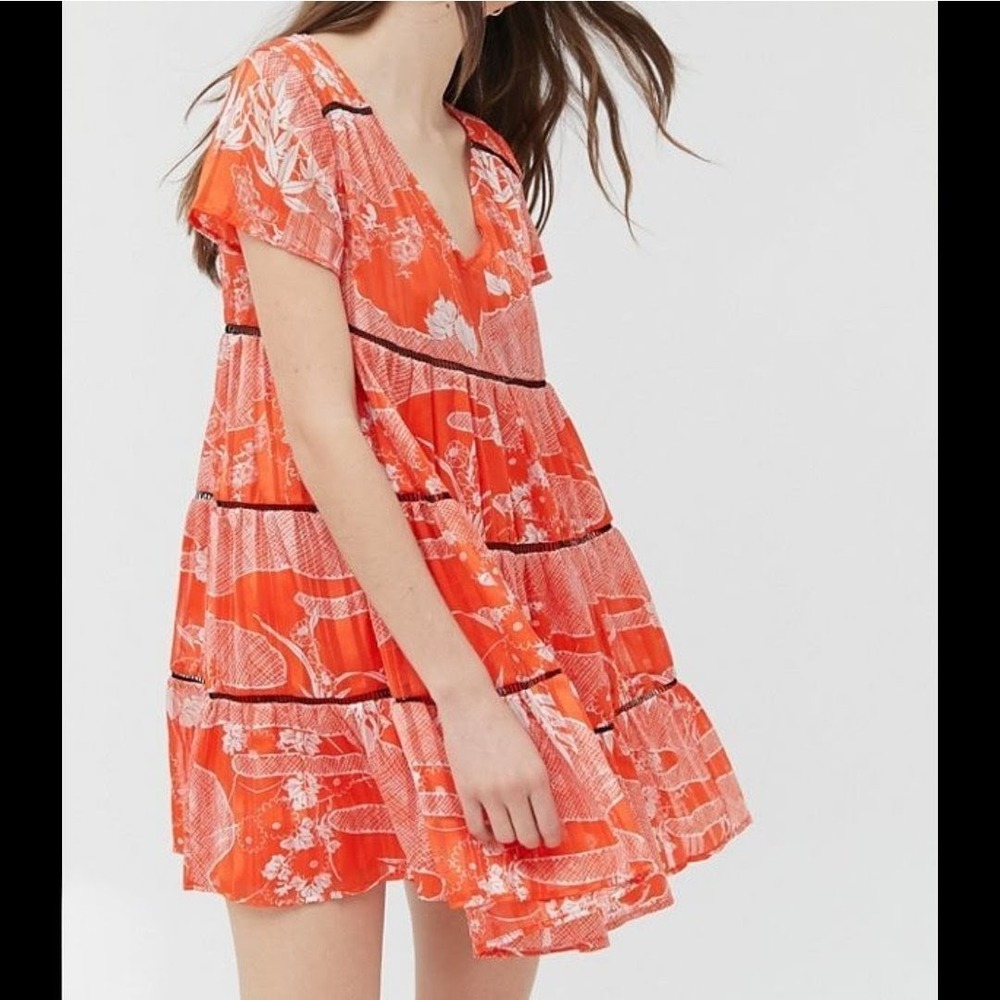 Urban Outfitters Womens S Pippa Chiffon Tiered‎ Mini Dress Floral Orange White